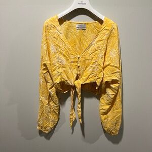 Urban Outfitters Yellow Floral Button Front Tie Crop Top Long Sleeve (Size M)
